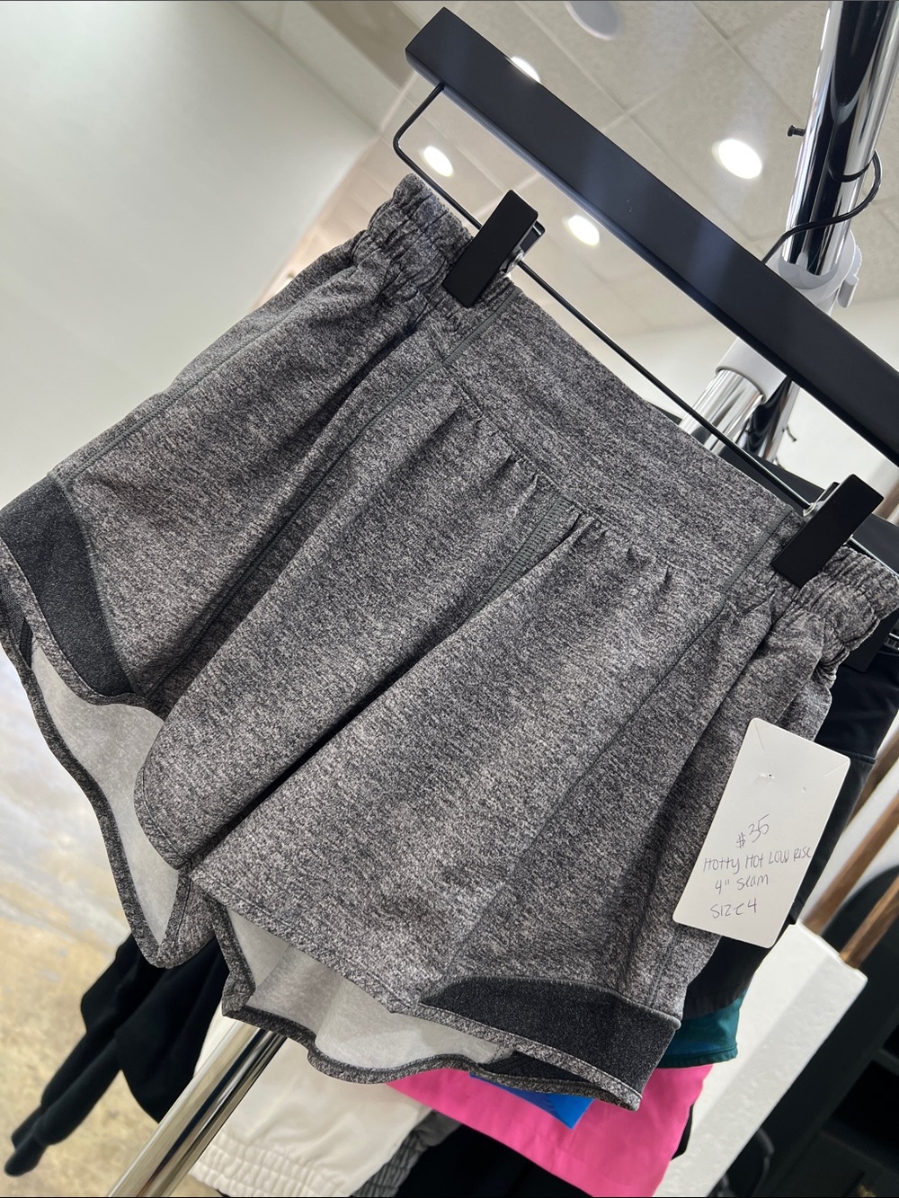 Lululemon Hotty Hot Shorts Low Rise 4” Seam size 4